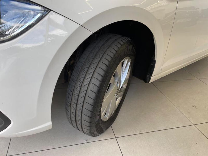 Polo Comfortline TSI Branco [2025] - 27.000 KM