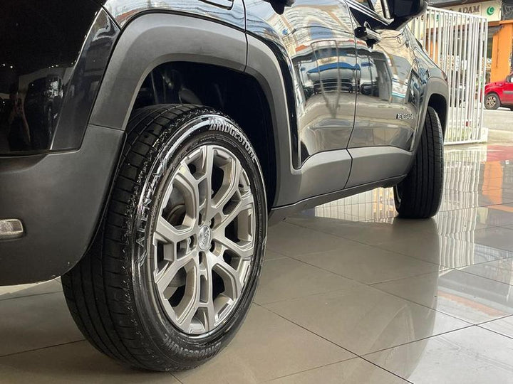 Renegade Longitude Preta [2025] - 24.000 KM