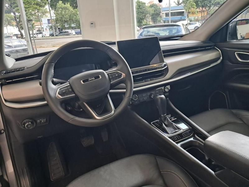 Jeep Compass Longitude T270 Prata [2025] - 34,400 KM