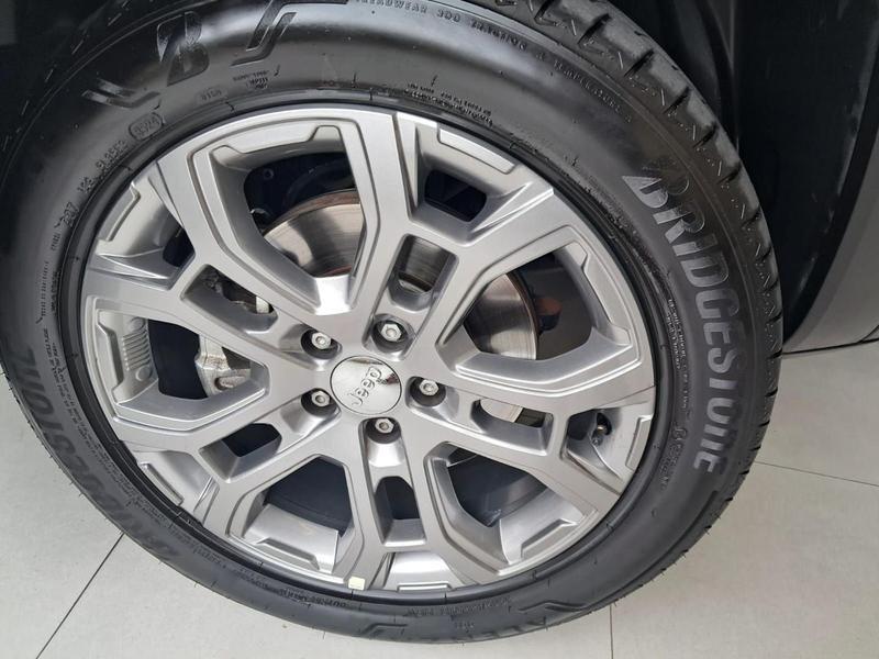 Renegade Longitude Cinza [2025] - 34.000 KM