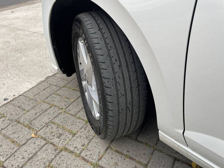 Polo branco Comfortline [2024]
